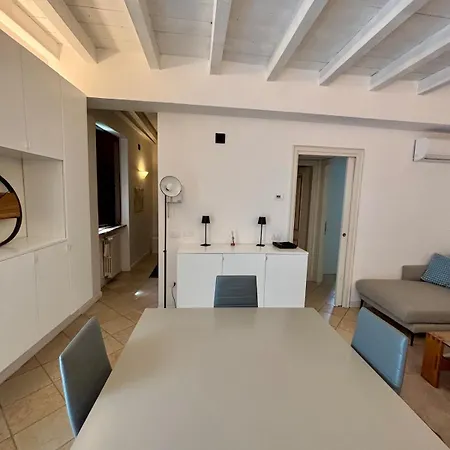 Eddy's House * بريشا